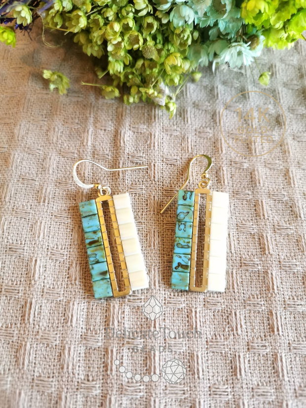 Cercei Dangle cu Tila turcoaz si ivory, cercei unici designer