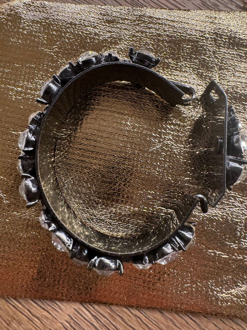 BRATARA VINTAGE SEMNATA J.CREW CRISTALE SUPERBA