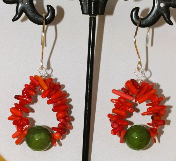Set colier cercei handmade din cipsuri de coral si sfere fatetate din jad