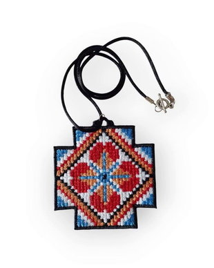 Colier Brodat cu Model Traditional