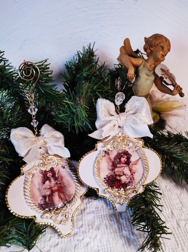 Globuri decorative vintage cu îngeri și aripi aurii