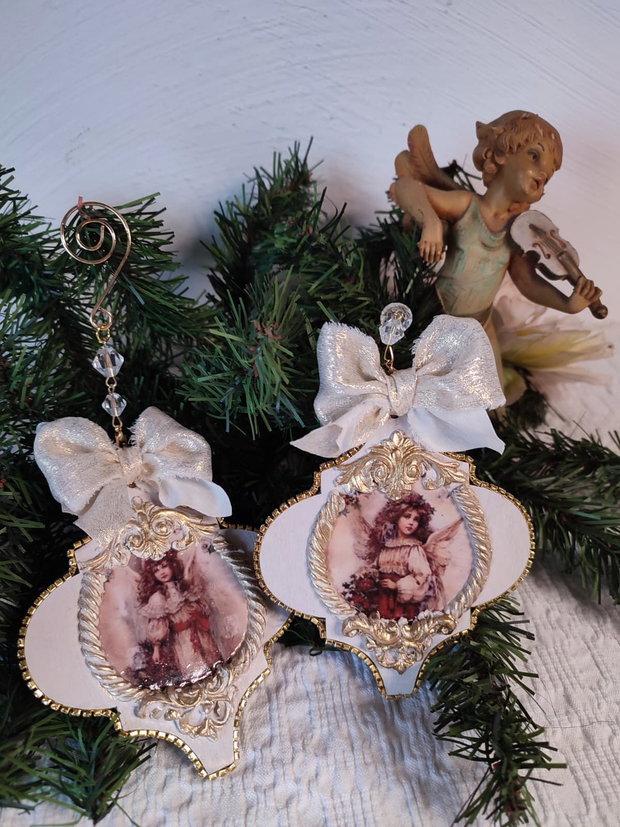 Globuri decorative vintage cu îngeri și aripi aurii