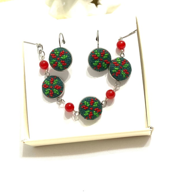 Set bratara si cercei cu broderie manuala