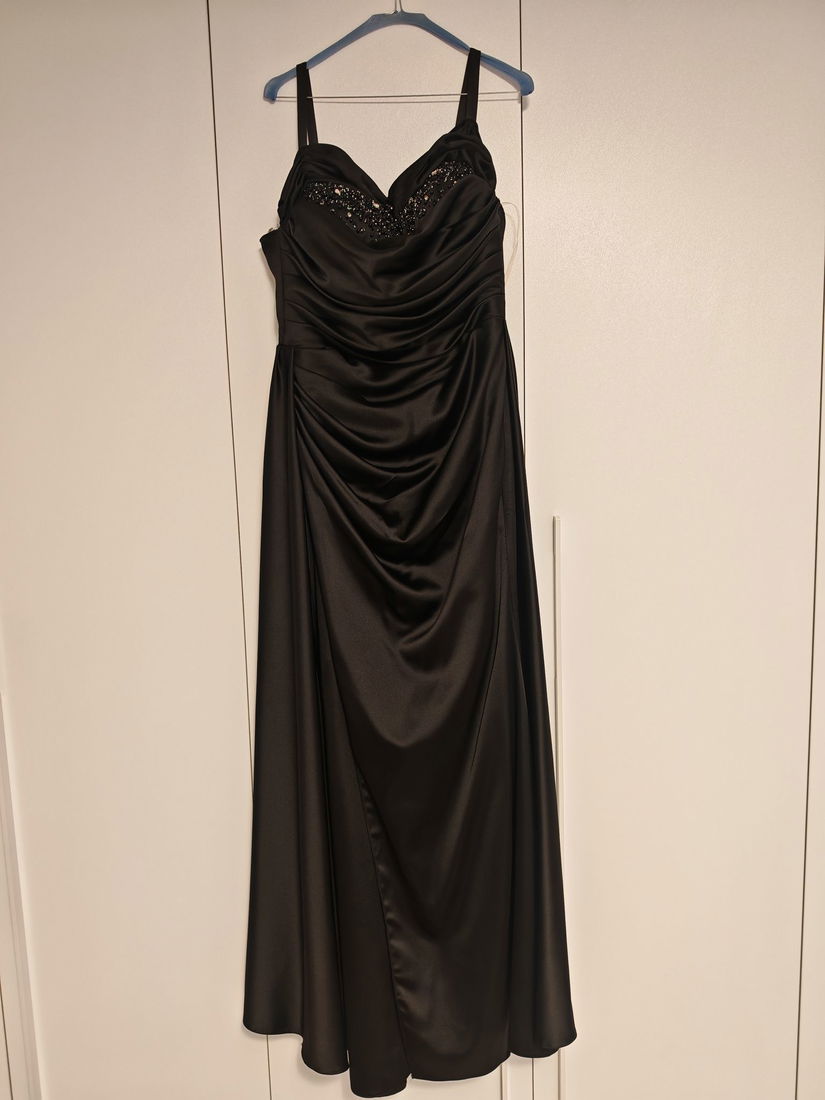 Rochie neagra eleganta