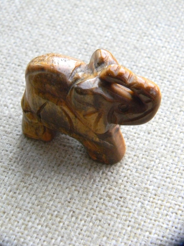 Elefant aventurin (AV2)
