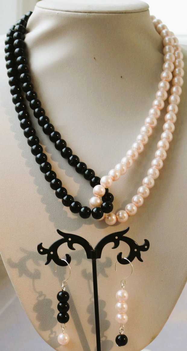 Set bijuterii handmade,colier si cercei din perle de sticla