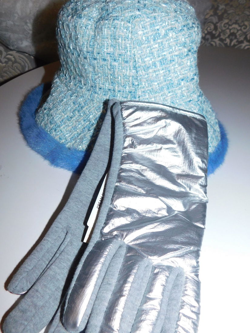 Palarioara  foarte  sic, Italia,   manusi noi Lee Cooper,  esarfa cadou asortata