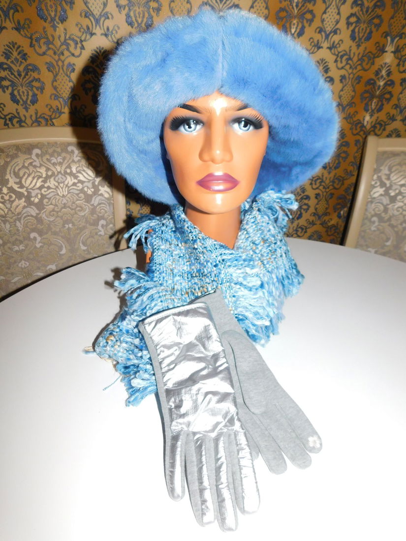 Palarioara  foarte  sic, Italia,   manusi noi Lee Cooper,  esarfa cadou asortata