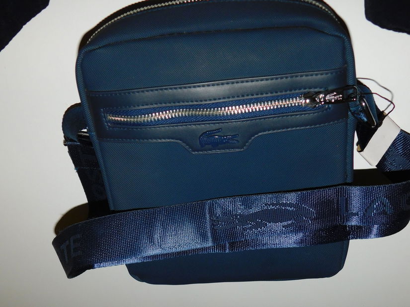 LACOSTE, geanta unisex , originala, bleumarin inchis ,noua