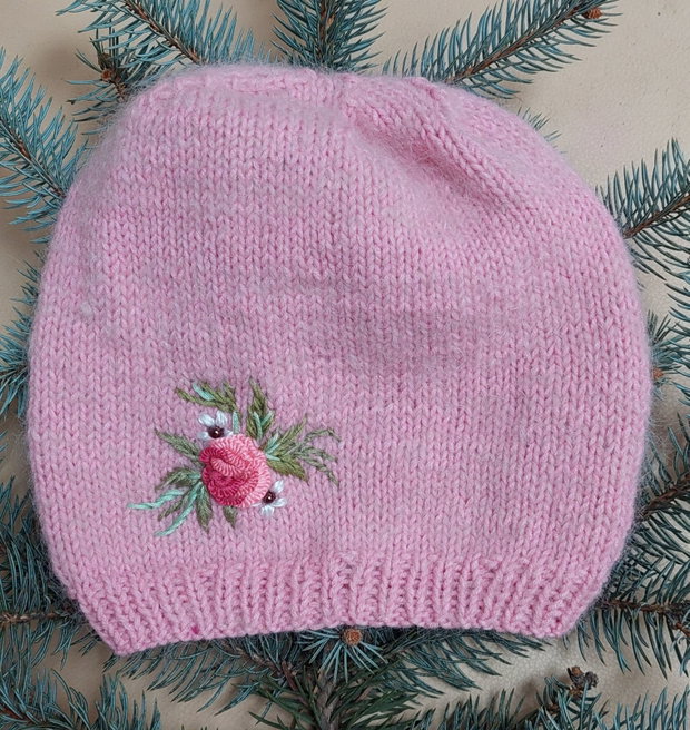 Căciulă handmade roz