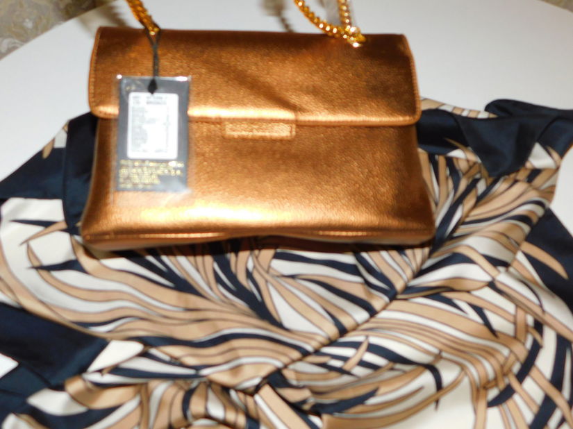 Geanta noua Italia,  etichete atasate, deosebita, esarfa matase naturala  cadou