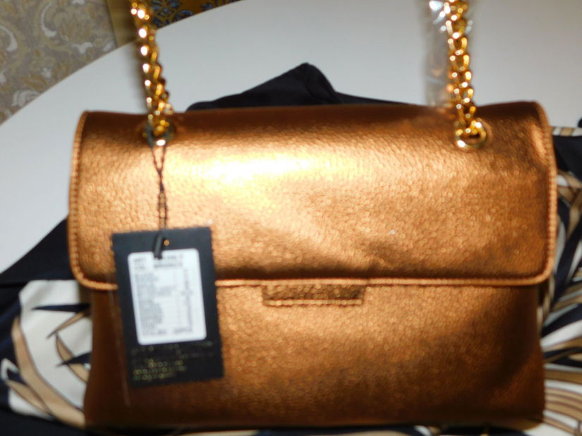 Geanta noua Italia,  etichete atasate, deosebita, esarfa matase naturala  cadou