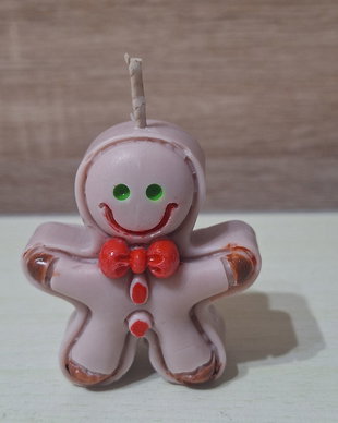 Lumanare parfumata omuleț de turta dulce