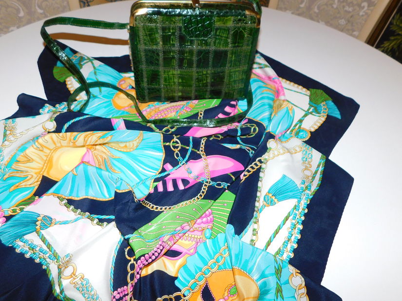 Poseta vintage piele exotica,  tip caseta ,   esarfa noua Codello, cadou