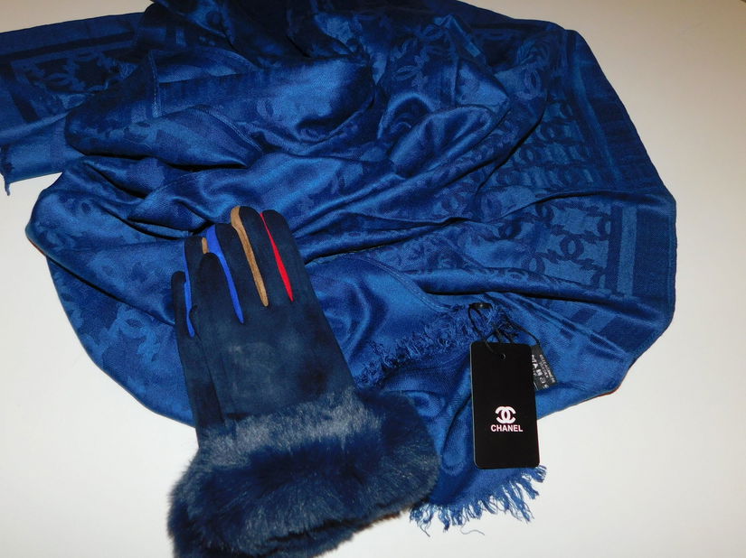 Esarfa noua, casmir cu matase,  manusi noi asortate