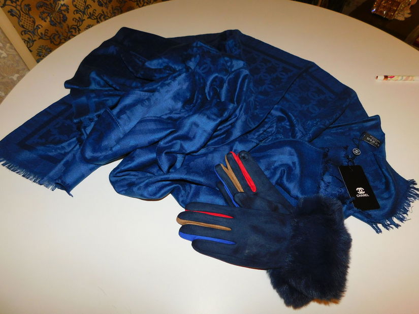 Esarfa noua, casmir cu matase,  manusi noi asortate