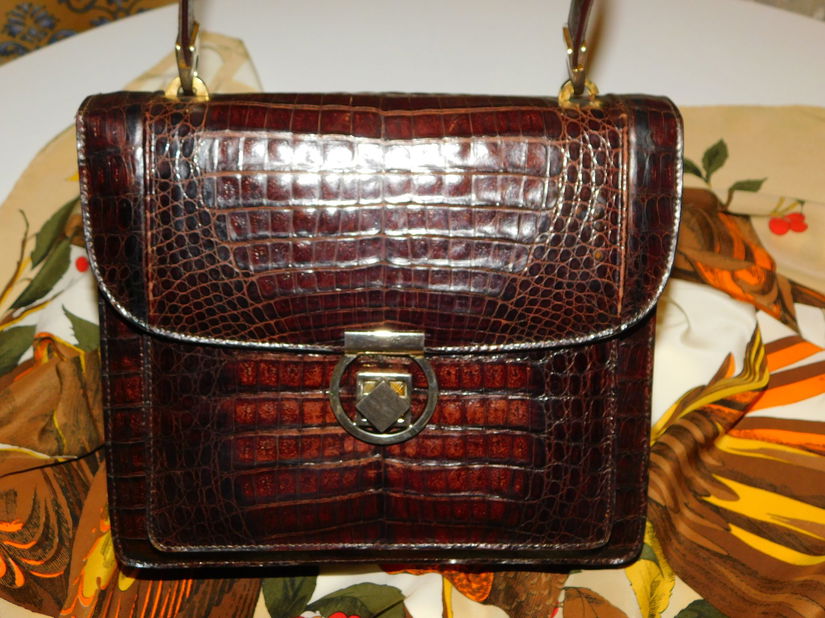 Poseta vintage deosebita, Perez, Spania, esarfa noua matase naturala , cadou