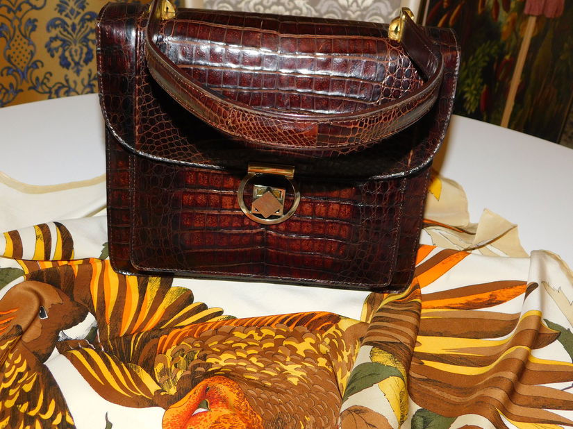 Poseta vintage deosebita, Perez, Spania, esarfa noua matase naturala , cadou