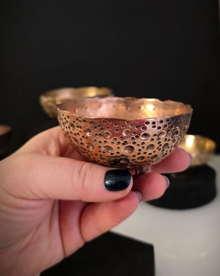 Bol decorativ din bronz '' Marked by fire''