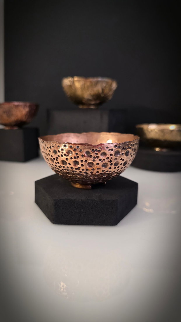 Bol decorativ din bronz '' Marked by fire''