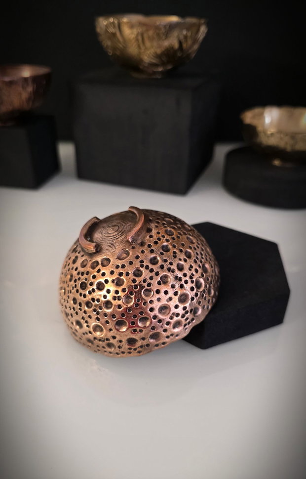 Bol decorativ din bronz '' Marked by fire''