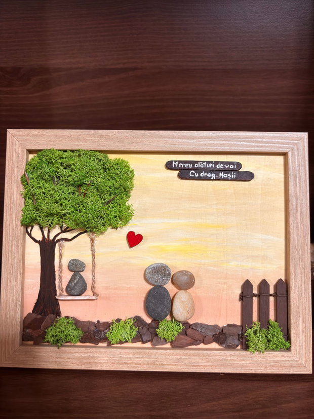 Tablou handmade / Cadou cuplu / nasi / fini / familie din pietre, licheni, lemn, cu mesaj personalizat