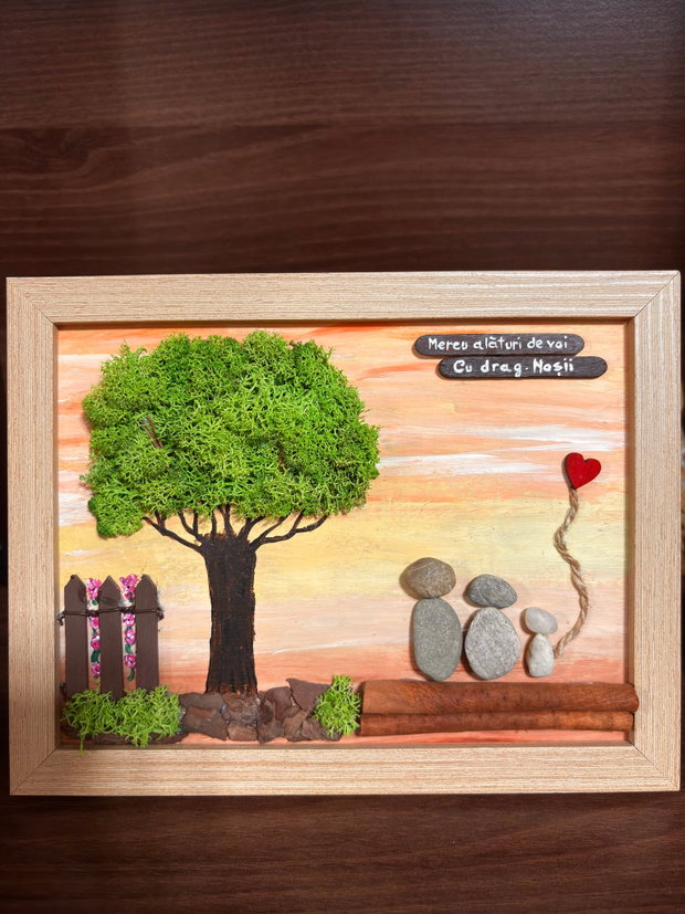 Tablou handmade / Cadou cuplu / nasi / fini / familie din pietre, licheni, lemn