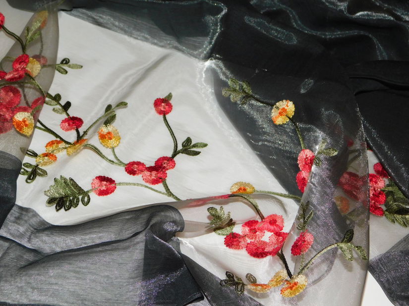 Poseta neagra  vintage , autentica, piele exotica , deosebita esarfa noua lina cu matase naturala  cadou