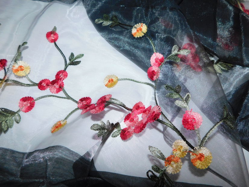 Poseta neagra  vintage , autentica, piele exotica , deosebita esarfa noua lina cu matase naturala  cadou