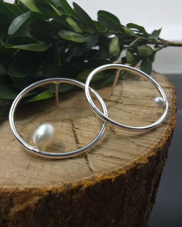 Cercei asimetrici din argint si perle, cercei argint, cercei statement, cercei handmade