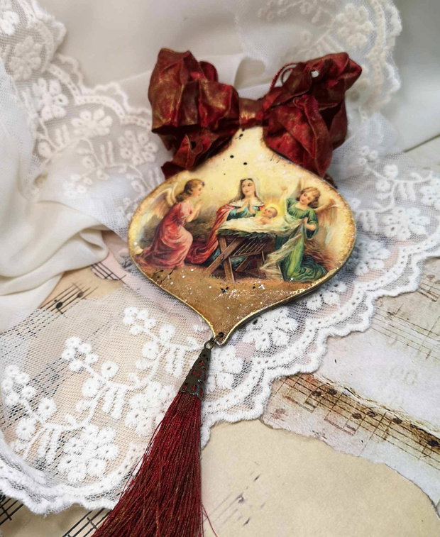 Set cadou Craciun format din tablou si decoratiune pentru brad - tema "Nasterea Domnului"