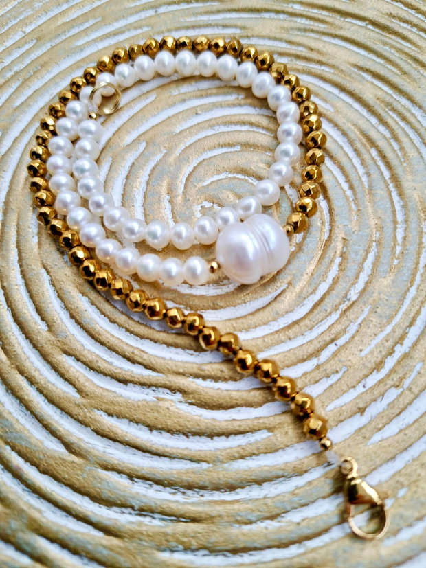 Colier CHOKER perle albe de cultura & hematite aurii
