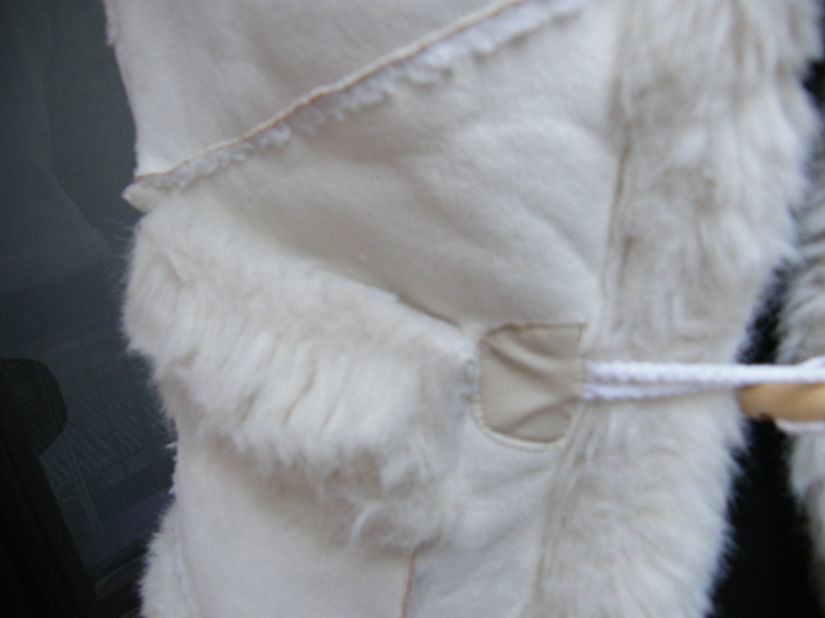 Nou/Cojocel 10-12 ani blana