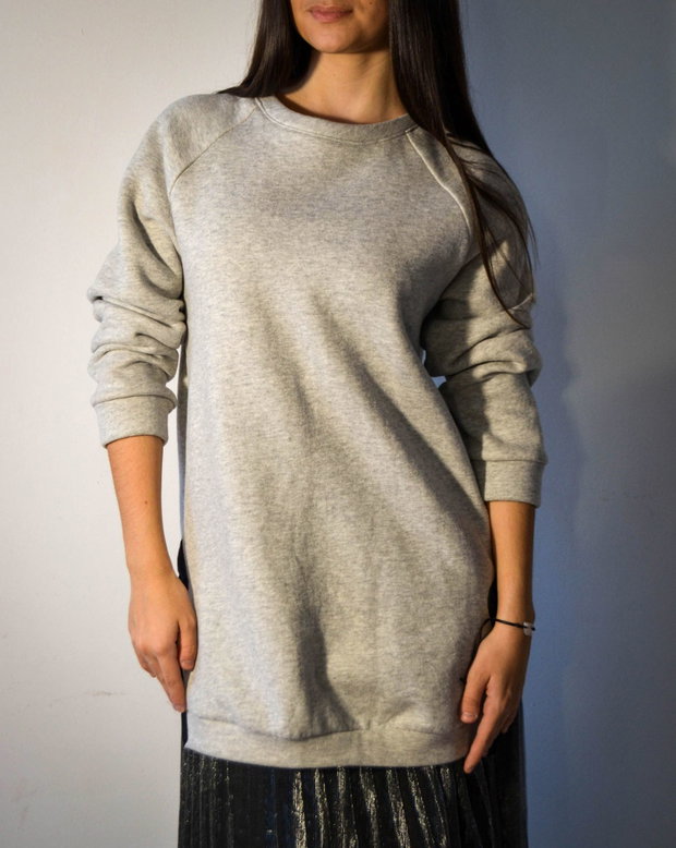Bluzon oversize tip raglan cu detaliu lateral