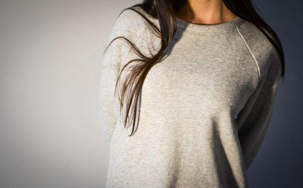 Bluzon oversize tip raglan cu detaliu lateral