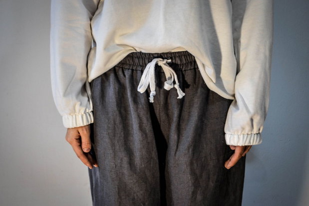Pantaloni cu croială lejeră din in 100% culoare gri antracit