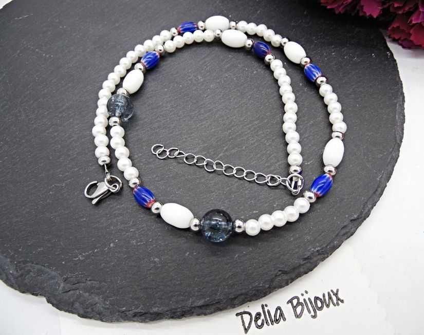 Colier unicat din sticlă și perle compoziție alb & albastru (cod1362)