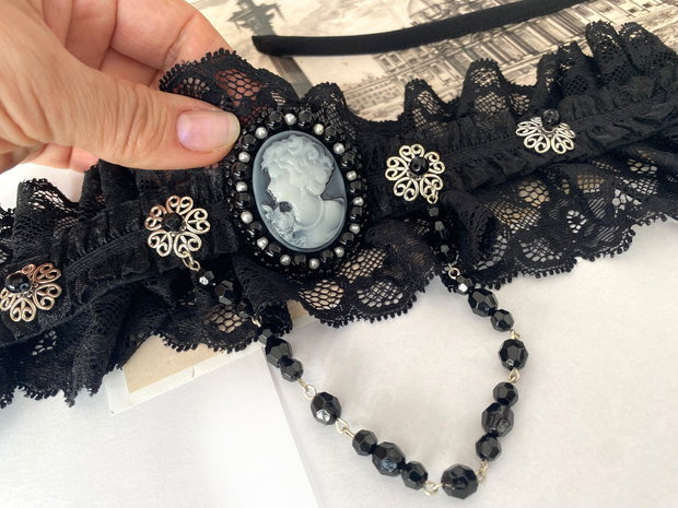 Chocker punk・Cristale si margele fatetate・Colier steampunk cu camee・Colier punkart