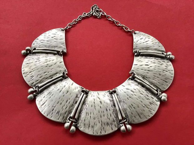 Colier medieval zamac argintat