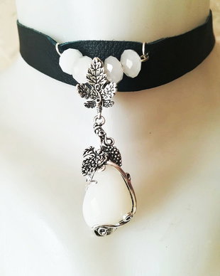 chocker cu pandant vita de vie si cristal