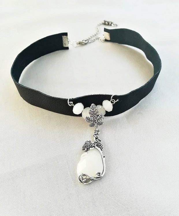 chocker cu pandant vita de vie si cristal