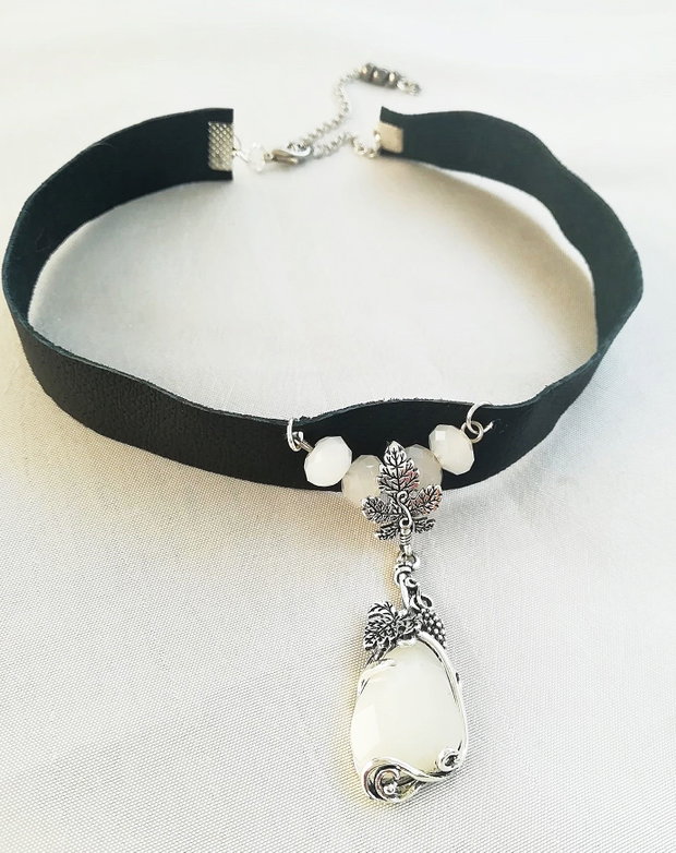 chocker cu pandant vita de vie si cristal