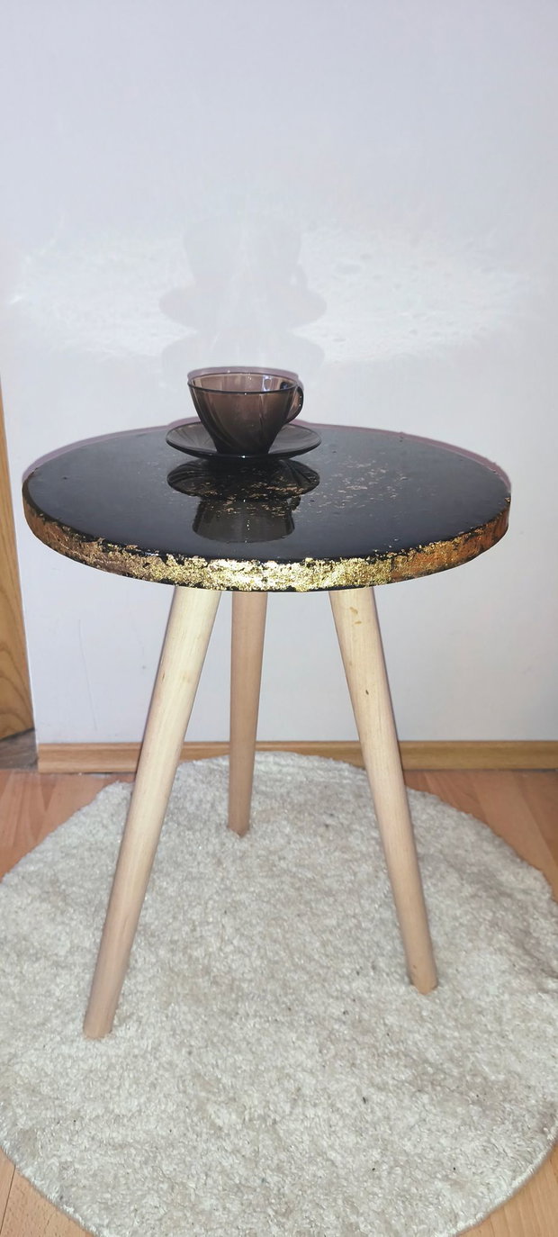 Masă din rășină GoldBlack(model unic)