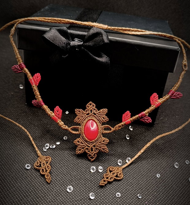 Colier Choker Frunze Micromacrame cu Jad Roșu