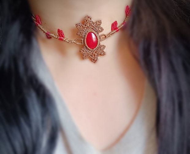 Colier Choker Frunze Micromacrame cu Jad Roșu