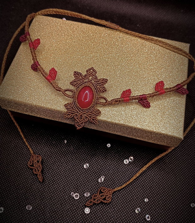 Colier Choker Frunze Micromacrame cu Jad Roșu
