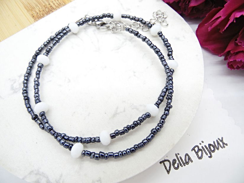 Colier unicat din mărgele de nisip gri și cristale albe fațetate (cod1365)