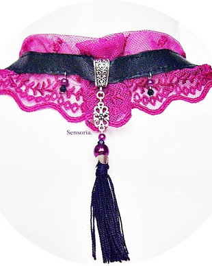 chocker dantelat violet cu ciucure
