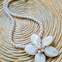 Colier perle de cultura albe & floare sidef natural