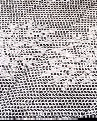 fata de masa noua dantela crosetata crem fulgi de nea  130/42 cm